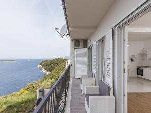 Apartment Manuela - One-Bedroom Apartment with Balcony and Sea View