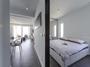 Apartment LaVilla - Two Bedroom Apartment with Balcony and Sea View uti