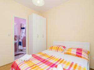 Apartments & Rooms Tapera- Comfort One-Bedroom Apartment with Terrace and Garden View