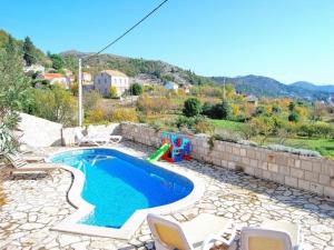 Villa Tony - Five Bedroom Villa with Terrace, Swimming Pool and Sea View