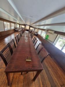 Lake Paradise Hoseboat