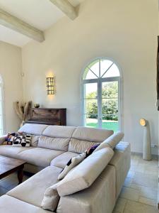 Les Lauriers Roses air-conditioned villa with garden and swimming pool