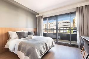 BHaus Moema ON Maracatins - Studio Premium com Varanda - Porta anti-ruído - Academia - Lavanderia - Coworking - Sem Vaga - Próximo ao Metrô e Shopping Ibirapuera - mc35