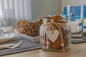 Modern 1BR Apt - Top Location 4 min to Metro by Flat Mаnager