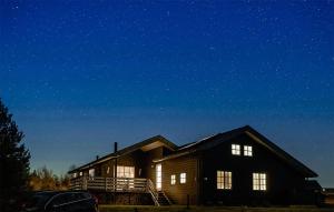 Beautiful Home In Ejstrupholm With Wifi