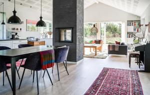 Beautiful Home In Ejstrupholm With Wifi