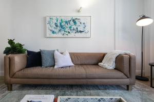 Cyan skies, Elizabeth Bay I90