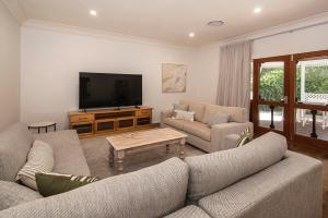 Little Herring Ducted AC heating, Secure yard