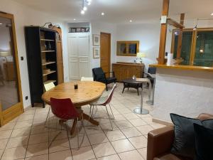 Maisons de vacances Ceret Beautiful Spacious House & Courtyard BBQ : photos des chambres