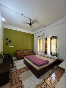 Riverbank Guesthouse with Restaurant & self cooking facility