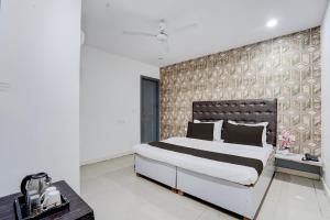 Hotel O Ritz Rivera East Azad Nagar Metro Station