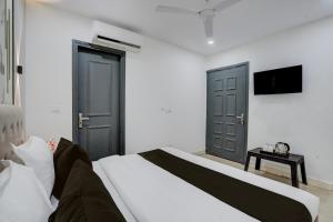 Hotel O Ritz Rivera East Azad Nagar Metro Station