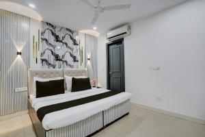 Hotel O Ritz Rivera East Azad Nagar Metro Station