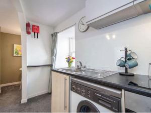Mercury Holiday Homes - 1 Bedroom Alexander Cottage-Free Parking