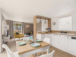 Chalets Piscine chauffee commune - chalet pour 4 : photos des chambres