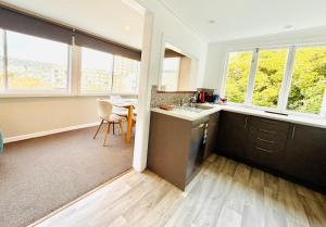 Aro Valley -semicity gem with a patio