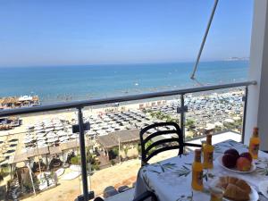 Sea View Two Bedroom Holiday Apartment 101