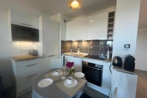 Beautiful studio in a residence with swimming pool