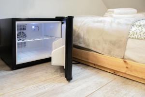 Miniscule Urban Tent