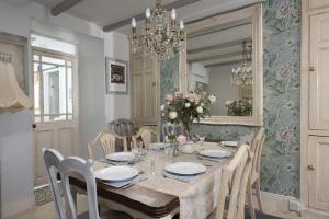 Almond Cottage - Pets welcome - Free Parking - Garden