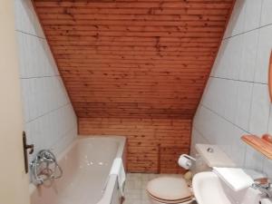 Chalets Charming Chalet with Swimming Pool in Quend : photos des chambres