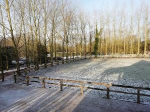 Chalets Charming Chalet with Swimming Pool in Quend : photos des chambres