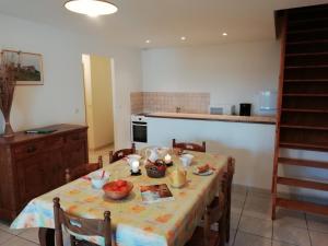 Chalets Charming Chalet with Swimming Pool in Quend : photos des chambres