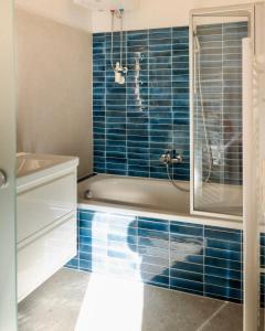 Graz Oldtown Design Apartment - Near University - Schlossberg View - by Casa Momo