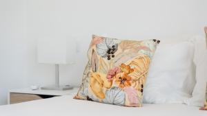 Elegant 2BDR Apartment in Quarteira by Lovelystay