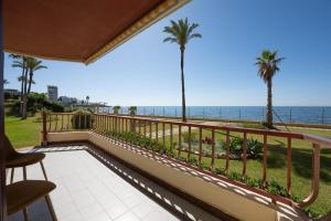 Beachfront Bliss in Mijas Costa 2-Bedroom Apartment in Lubina del Sol
