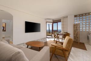 Beachfront Bliss in Mijas Costa 2-Bedroom Apartment in Lubina del Sol