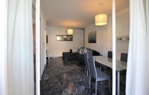 2 Bedroom Cozy Apartment In Montoggio