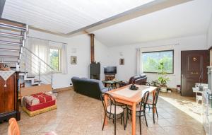 4 Bedroom Cozy Home In Ragusa