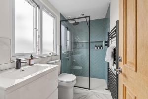 SPACIOUS & STYLISH 5-BEDROOM TOWNHOUSE IN DESIRABLE PEVERELL PLYMOUTH