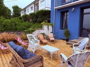 Maisons de vacances La Maison Bleue, terrasses et vue panoramique mer : Maison 6 Chambres