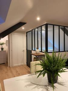 Appartement Atypique- Esprit Atelier Loft - parking privé - Wifi - vidéo