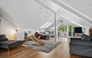 4 Bedroom Lovely Home In Nykøbing Sj