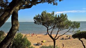 Villas Saint Palais sur Mer - EMPLACEMENT IDEAL - BELLE MAISON - Plage du Platin : Maison 4 Chambres