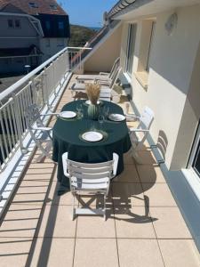 Appartements Bright apartment with balcony in the sun : photos des chambres