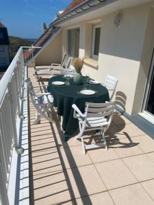 Appartements Bright apartment with balcony in the sun : photos des chambres