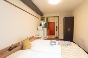 B&B 103 under the clear sky Go straight to Narita 8 minutes on foot from Kinshicho Station 1 minute on foot from Asakusa and Skytree 50 minutes from Disneyland 1 minute from Monopolis