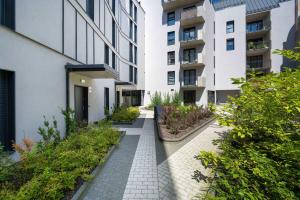 Stylish One Bedroom Apartment in Wrocław by Noclegi Renters