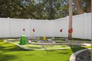 Electric Flamingo with Heated Pool, Pickleball, Mini Golf & Basketball