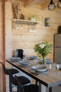 Maisons de vacances Le P'tit Chalet - Randonnee, ski et nature pres d'Evian et du Leman : photos des chambres