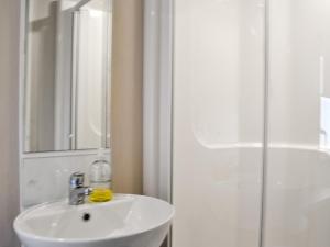 Sea View 59 - Uk45586