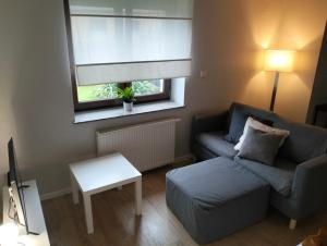 Casa con jardín vallado