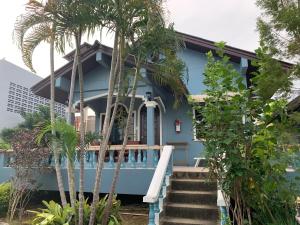 Fantasy Hill Bungalow