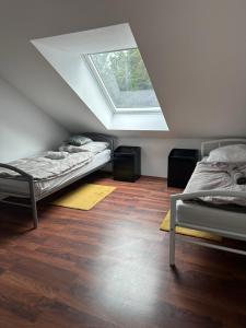MODERN, VOLLAUSGESTATTET, GROßER PARKPLATZ, 3 ZIMMER