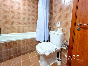 Rare Holiday Homes - Near City Center Maeisem - Lake view - Crescent Tower C - R806 - IMPZ