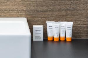 Sun Towers Lux Apartments by Renters Prestige